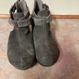 YELLOW BOX DARK GREY/ DARK TAUPE PLATFORM BOOTIES, SIZE 6